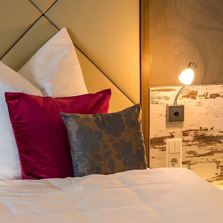 Hotel Allegro Халберщат Екстериор снимка