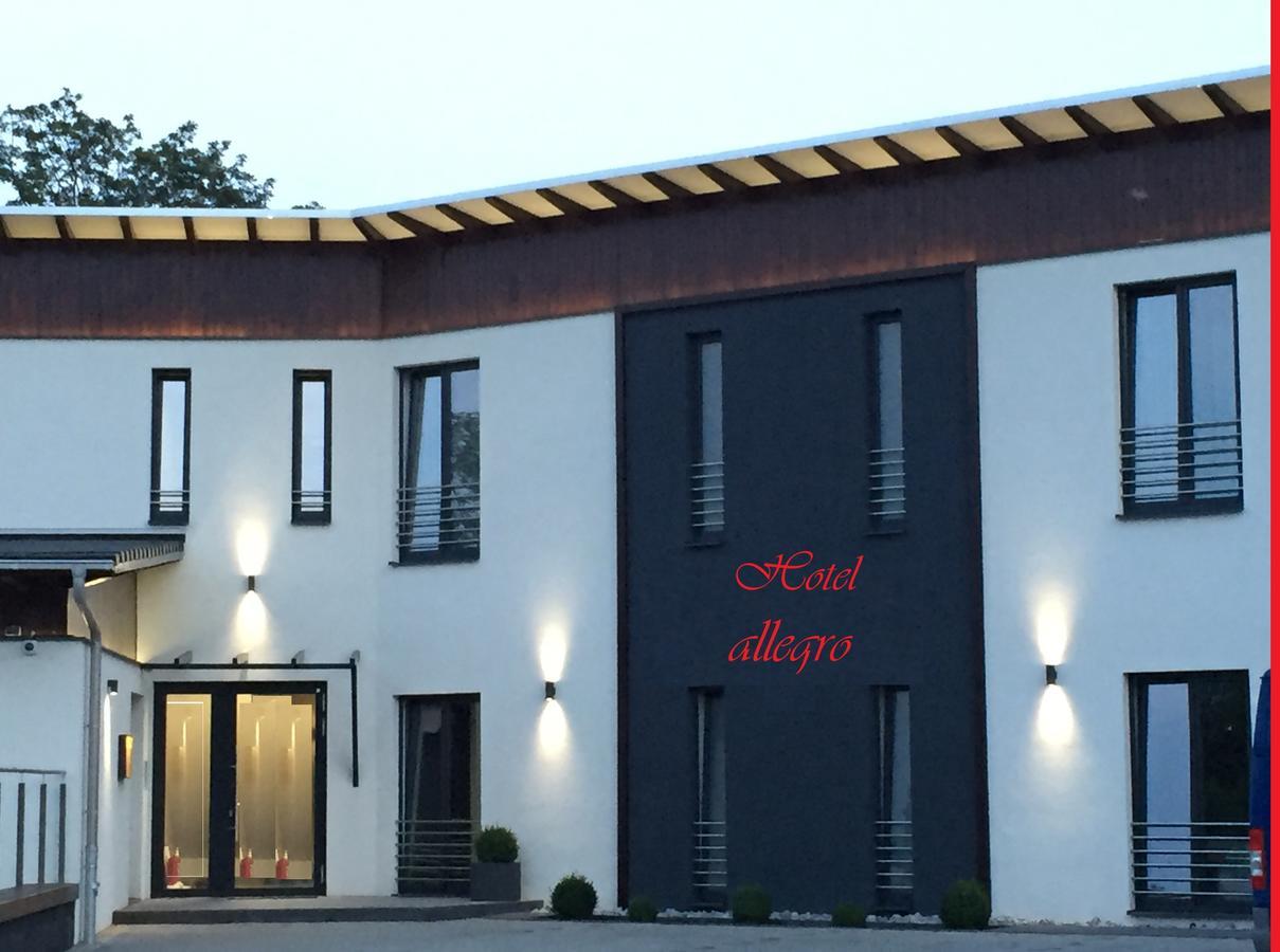 Hotel Allegro Халберщат Екстериор снимка